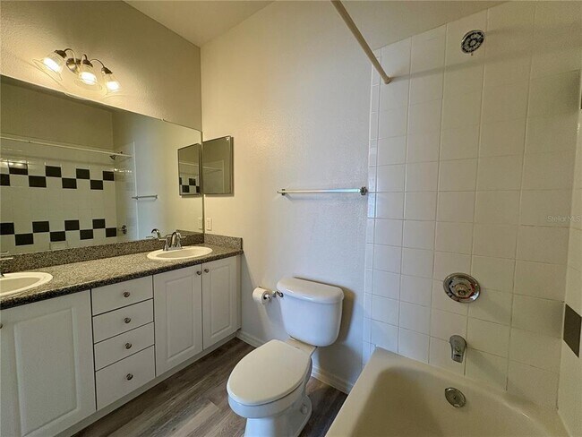 Building Photo - 7559 Plantation Cir