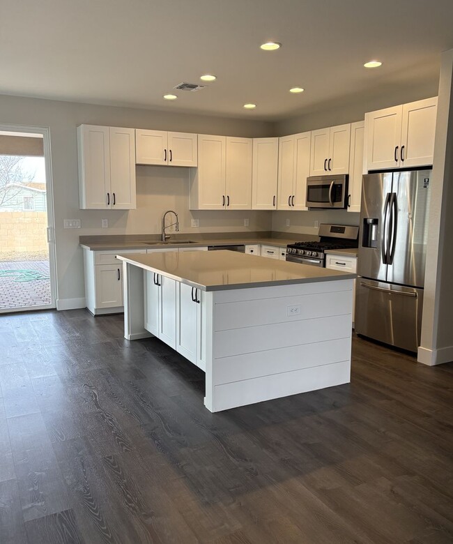 Building Photo - Stunning new build 4 bedroom Chino Valley home!