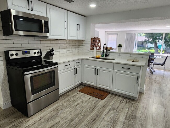 Building Photo - Fully updated 3-bedroom, 2-bath home
