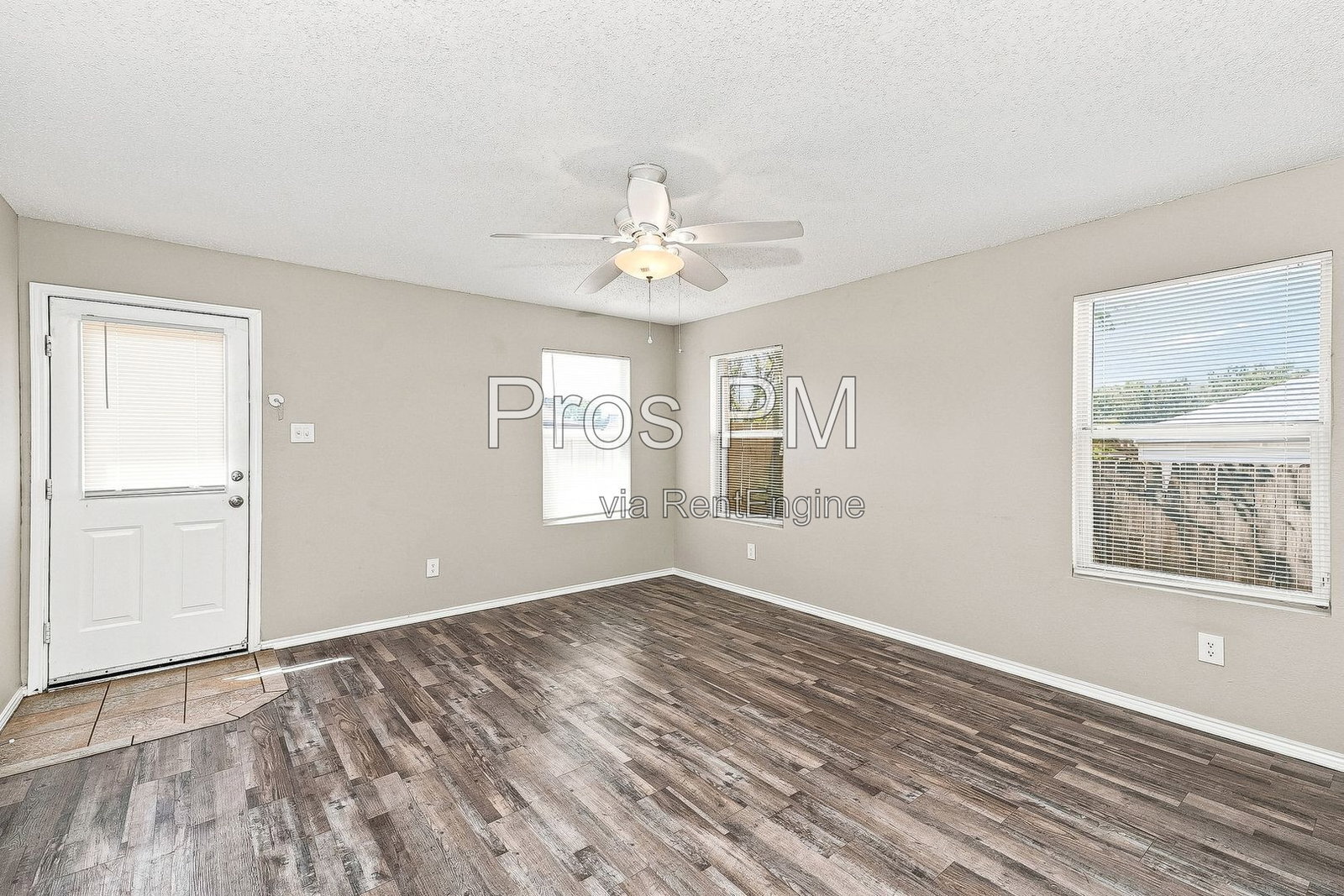 Building Photo - 5013 Waterford Dr