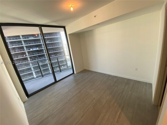 Building Photo - 1000 Brickell Plaza