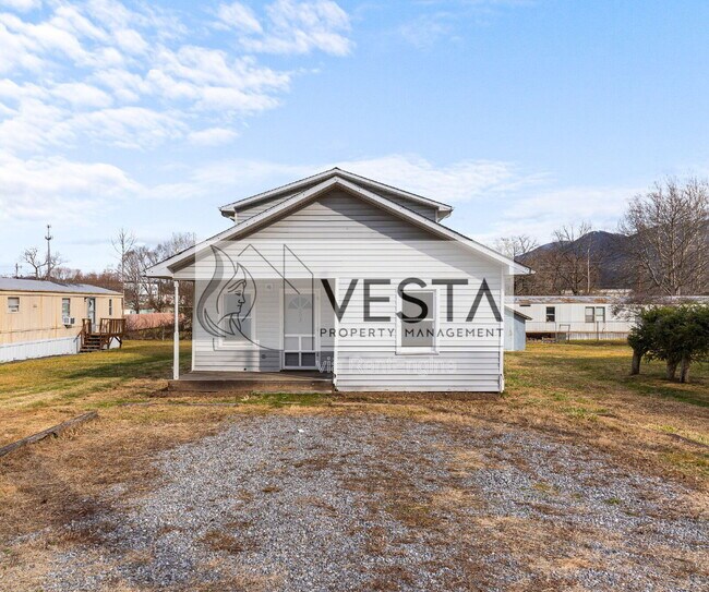 Building Photo - 303 Tarheel Dr