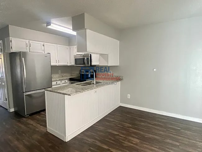 Building Photo - 1743 S Blackhawk Way