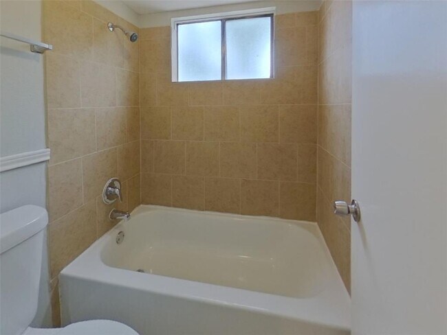 Building Photo - 5511 Fairview Forest Dr
