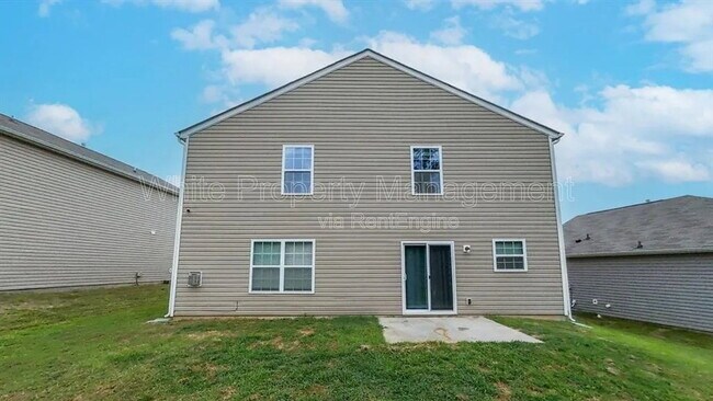 Building Photo - 1525 Lilly Springs Pl