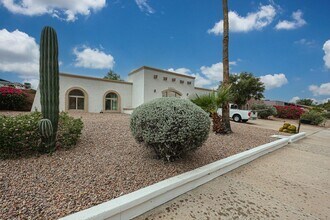 Building Photo - 2851 E Acoma Dr