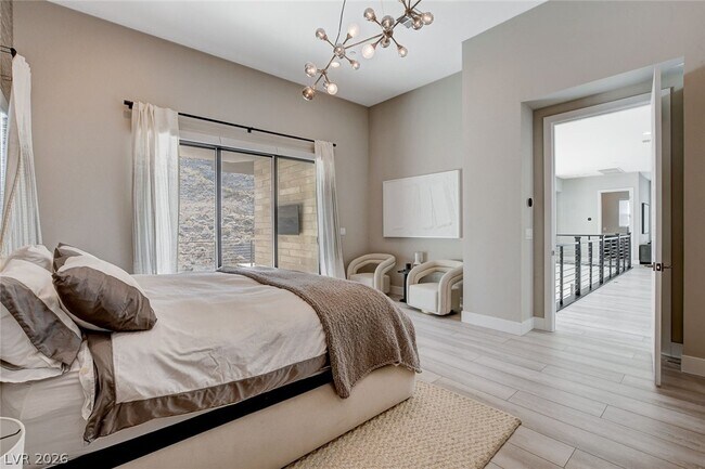 Building Photo - 5289 Feathertop Dr