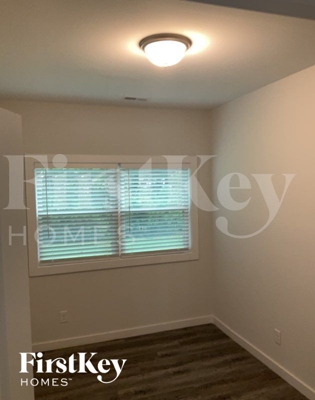 Building Photo - 7421 Cedarbrook Dr