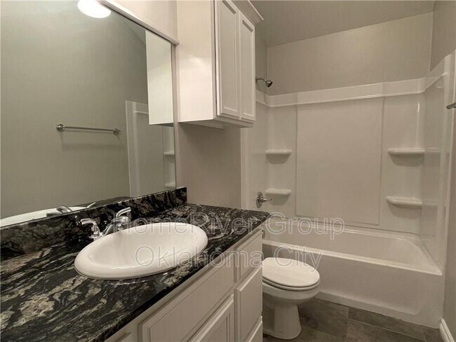 Building Photo - 1017 Merlin Dr