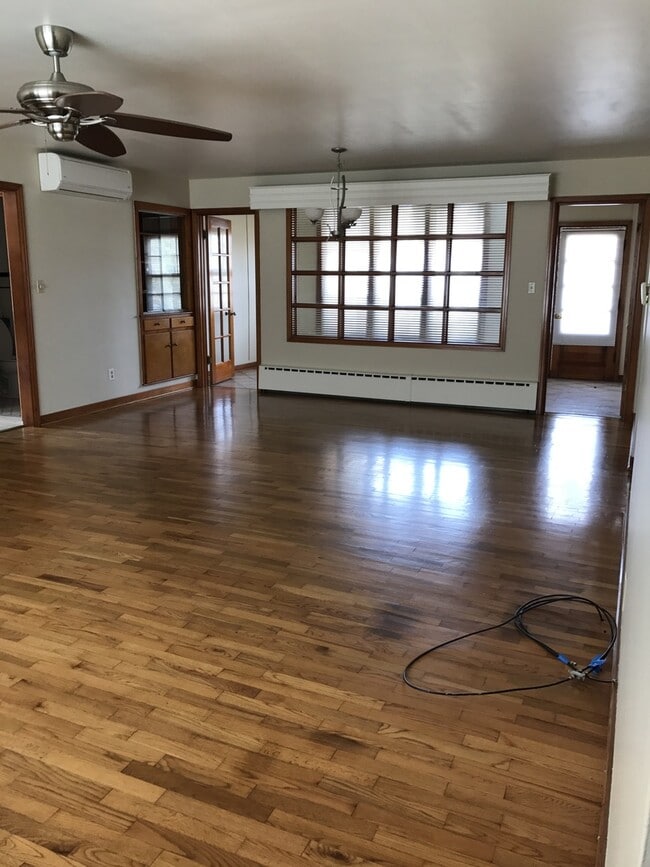 Building Photo - 3 bed 1.5 bath home in Coloma!