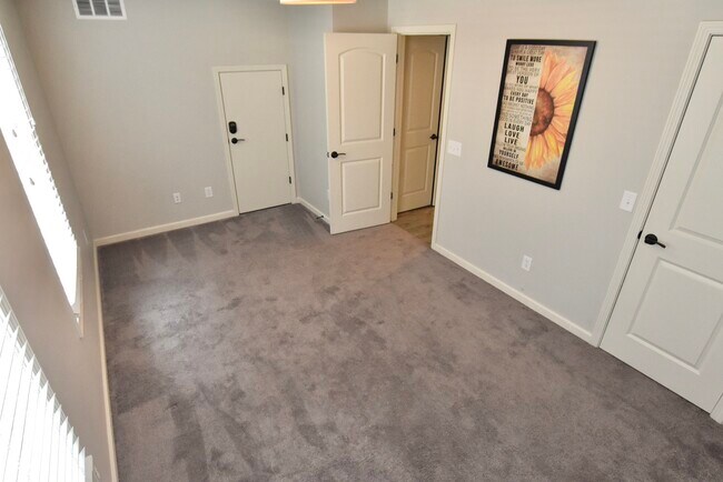 Building Photo - 12771 Apsley Ln