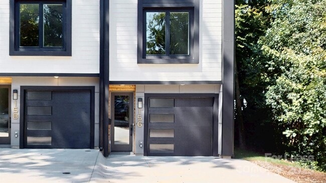 Building Photo - 156 Mattoon St