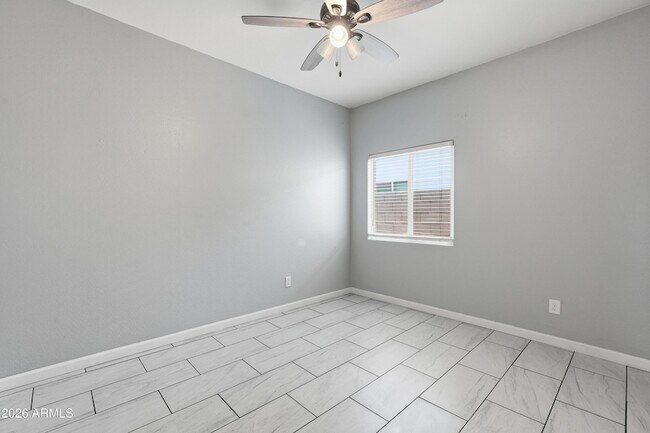 Building Photo - 1692 W Aztec Dr