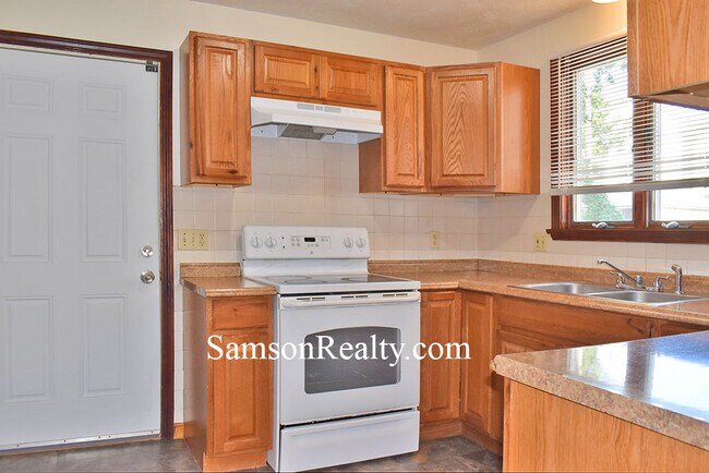 Building Photo - 112 Oakland Ave