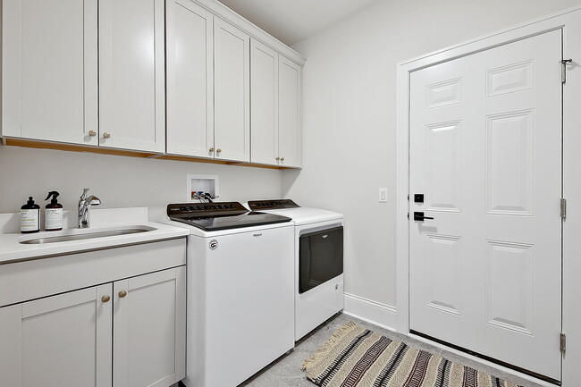 Building Photo - 6118 Flagg Creek Ln