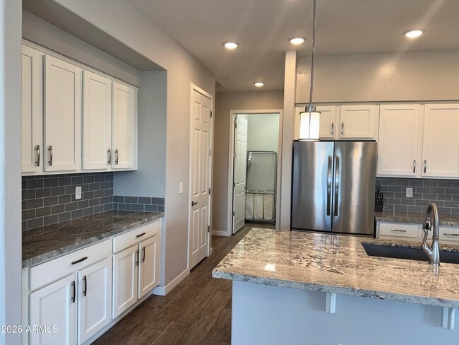 Building Photo - 250 W Queen Creek Rd