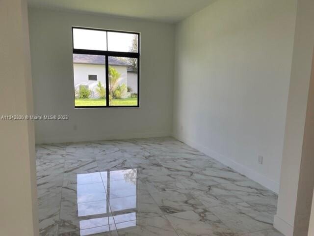 Building Photo - 4855 SW 159th Ave