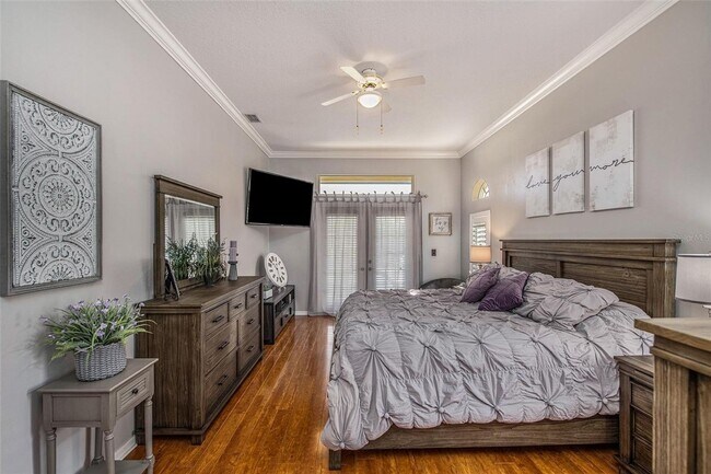 Building Photo - Beautifully updated Pool Home!!