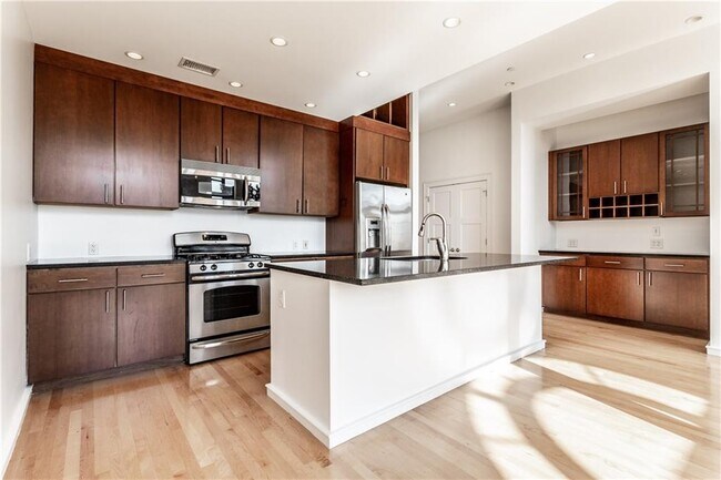 Eat In Kitchen - 350 N Meridian St