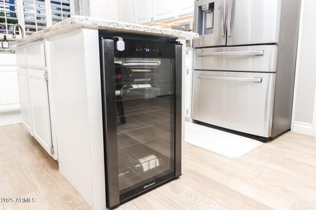 Building Photo - 907 E San Remo Ave