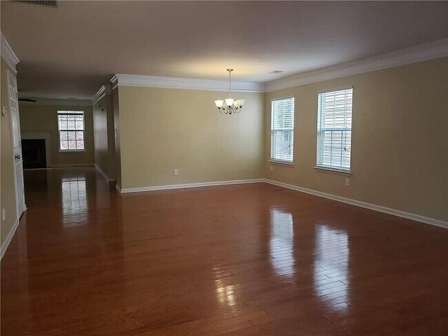 Building Photo - 3050 Centerglen Ln