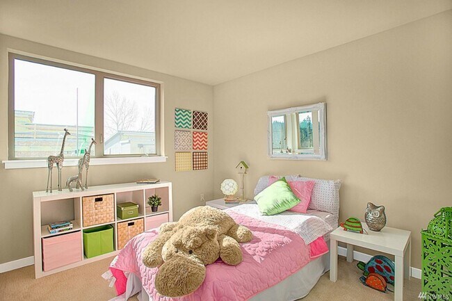 Building Photo - 3bd/2.25ba Issaquah Townhome
