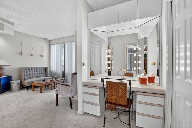 Building Photo - 7623 Cinebar Dr