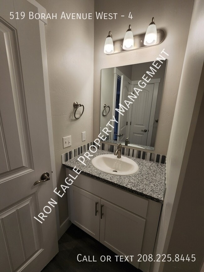 Building Photo - 519 Borah Ave W