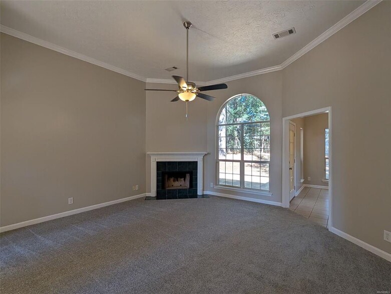 Building Photo - 45 Honeysuckle Ct