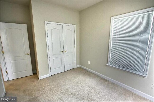 Building Photo - 903 Crestfield Dr