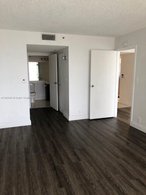 Building Photo - 7601 E Treasure Dr