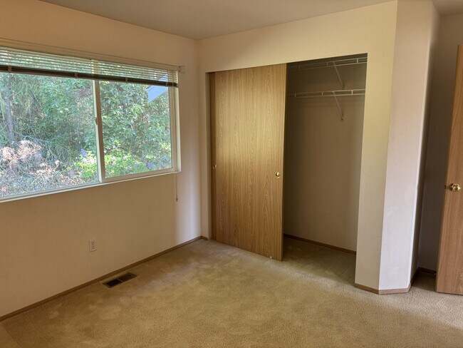 Building Photo - 11634 Breckenridge Ln NW