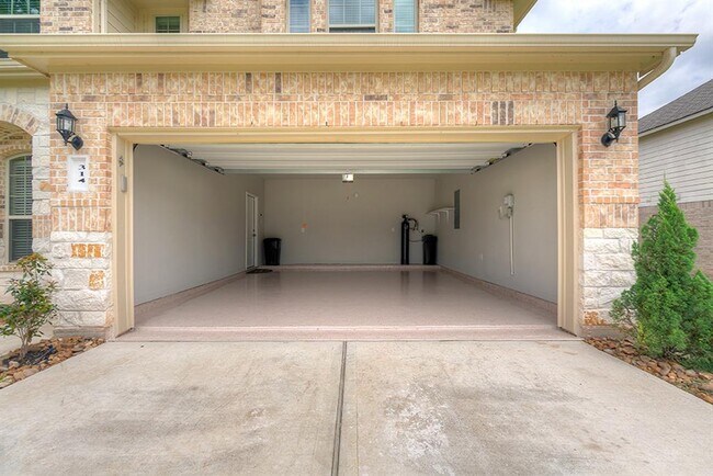 Building Photo - 314 Moonwalk St