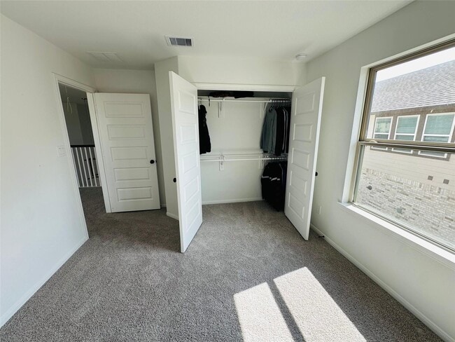 Building Photo - 2419 Humble Wy