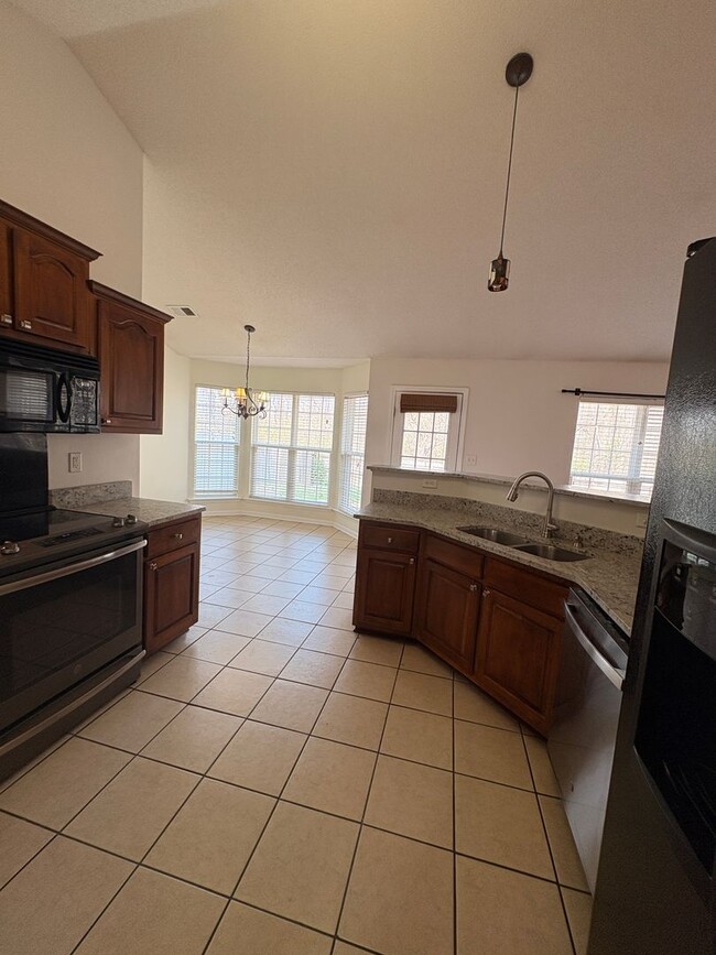 Building Photo - Arlington Home Ready To Be Yours! 3 Bedrooms Downstairs! Pets Are Welcome, Fees Apply!