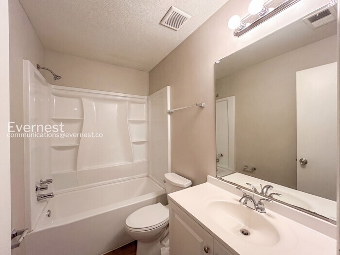 Building Photo - 6832 Maury Dr