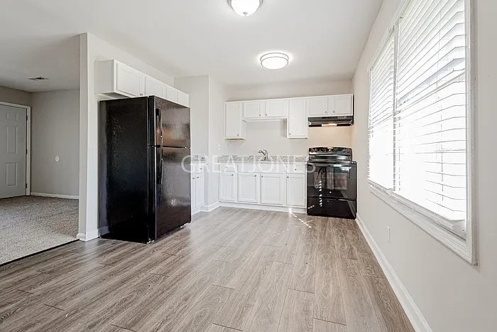 Building Photo - 4 N Kings Dr