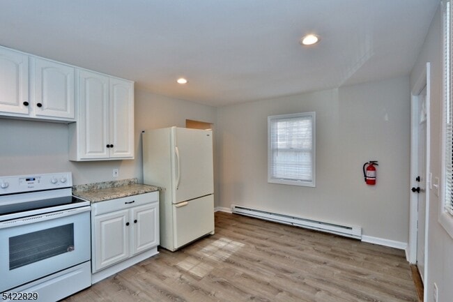 Building Photo - 422 Brown Trail