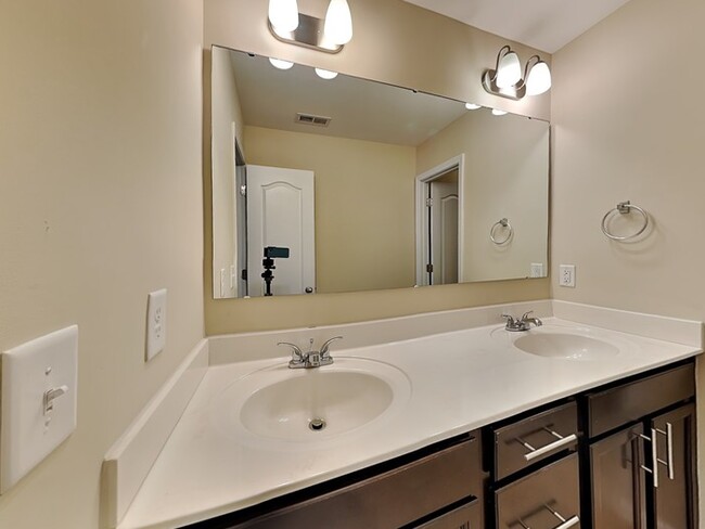 Building Photo - 265 Marsh Creek Dr