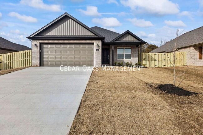 Primary Photo - Stunning BRAND NEW Home, Fenced Yard, All ...