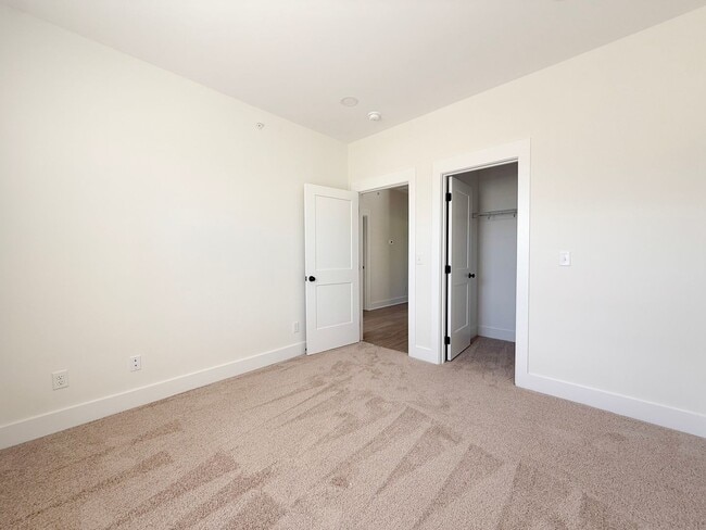 Building Photo - Crofton Style | Spacious 4-Bedroom Highbury Home with Pool and Pickleball Court