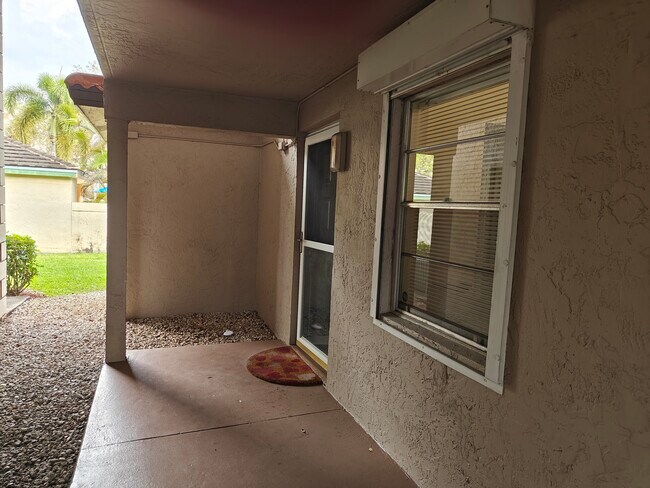 Building Photo - 8750 Royal Palm Blvd