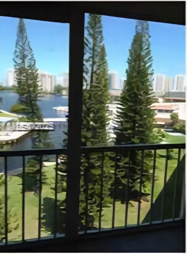 Building Photo - 2905 Point E Dr