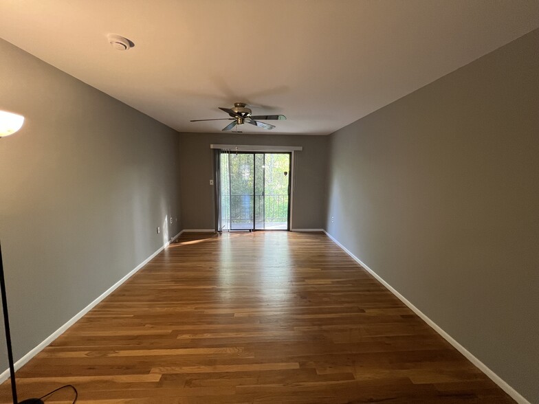 Building Photo - 908 Silver Ct