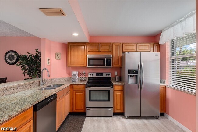 Building Photo - 5959 Winkler Rd