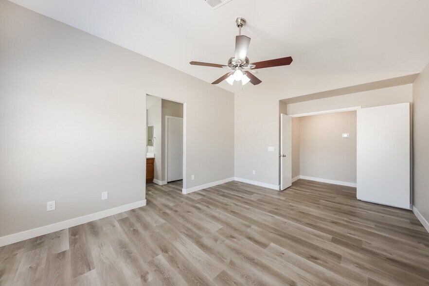 Building Photo - 7533 W Jenan Dr