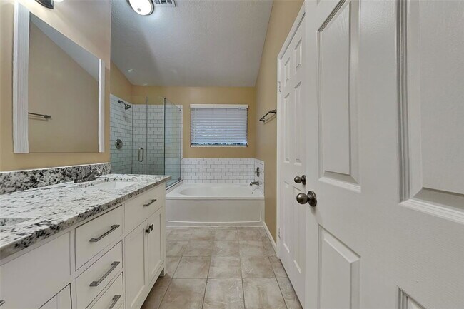 Building Photo - 151 E Pathfinders Cir