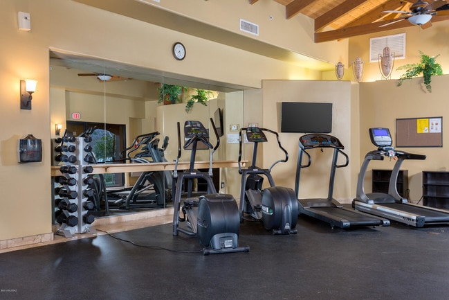 Building Photo - 5751 N Kolb Rd