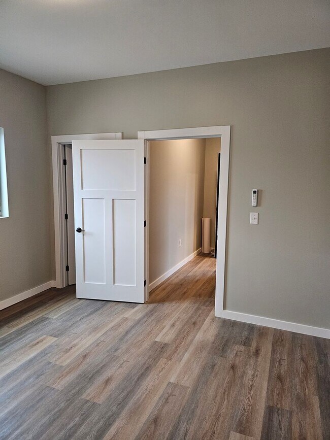 Building Photo - New 2 bed apartment