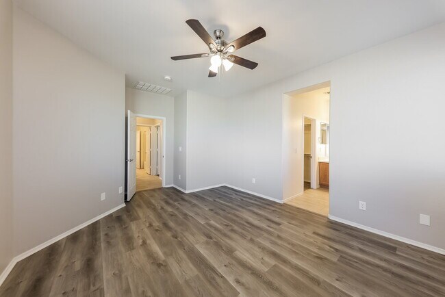 Building Photo - 40806 N Hudson Ct